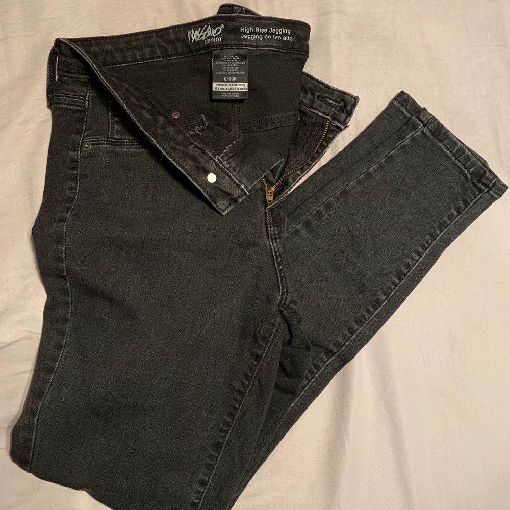 Mossimo dirty wash style, high rise jegging